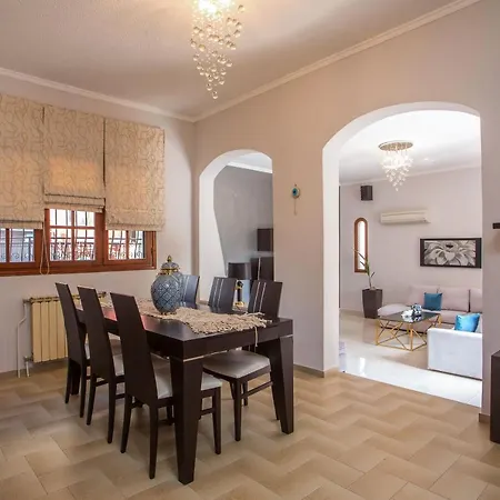 Hriska Luxury Apartment *